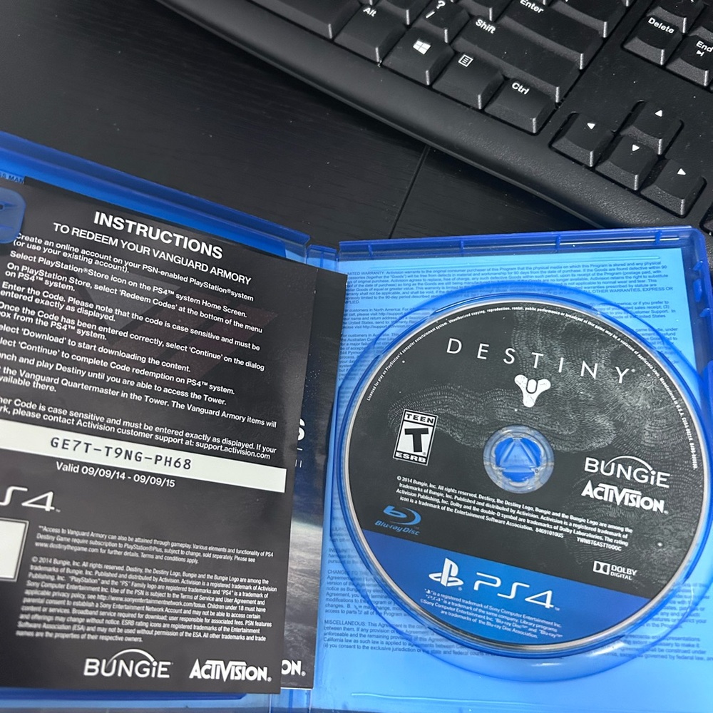 Destiny for PS4 - Blue Case - Picture 2 of 3